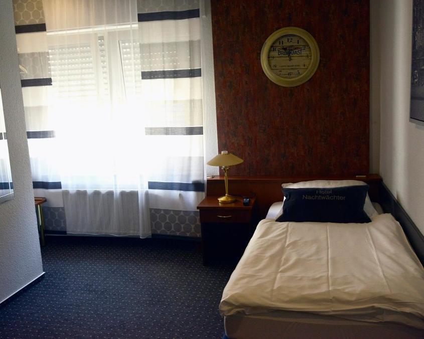 אונה Hotel-Nachtwaechter מראה חיצוני תמונה