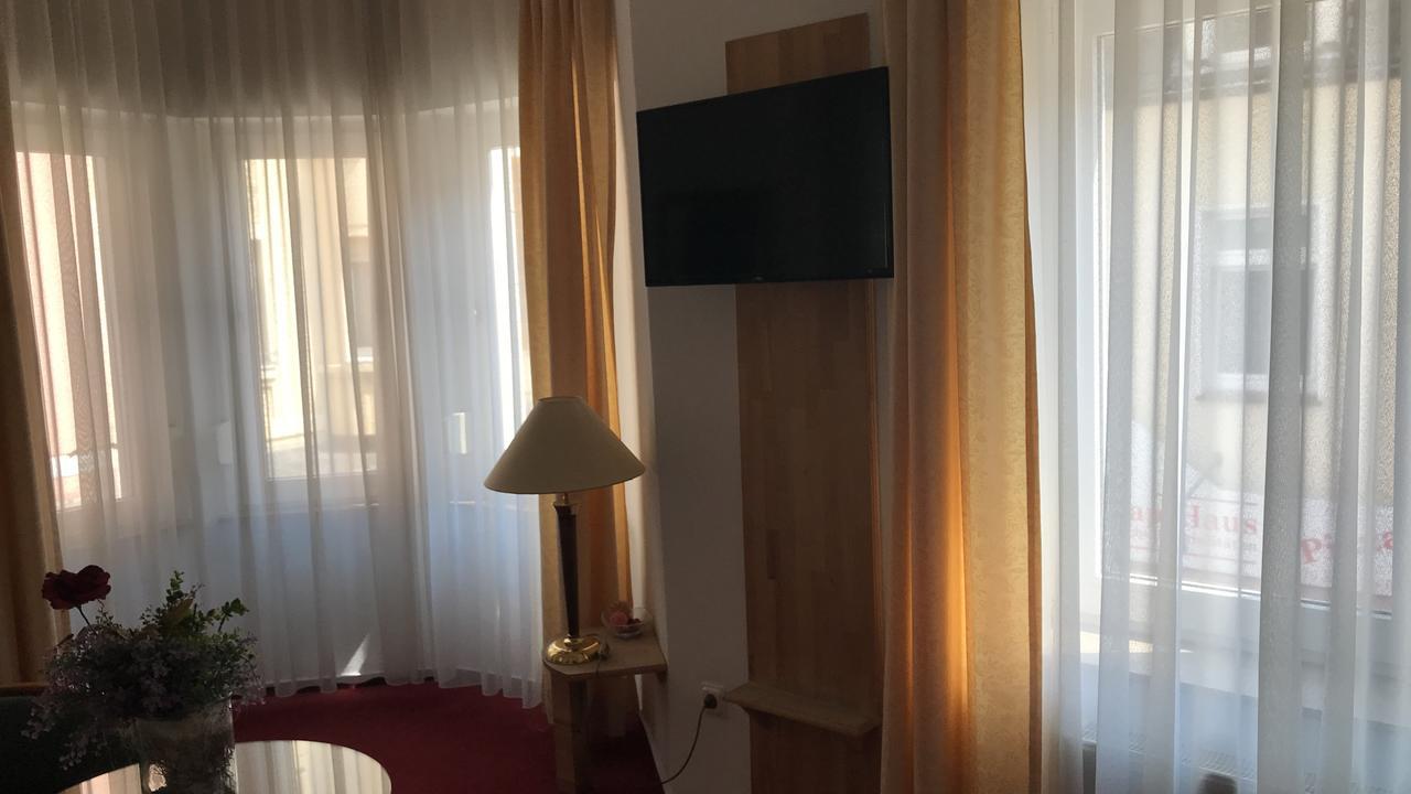 אונה Hotel-Nachtwaechter מראה חיצוני תמונה