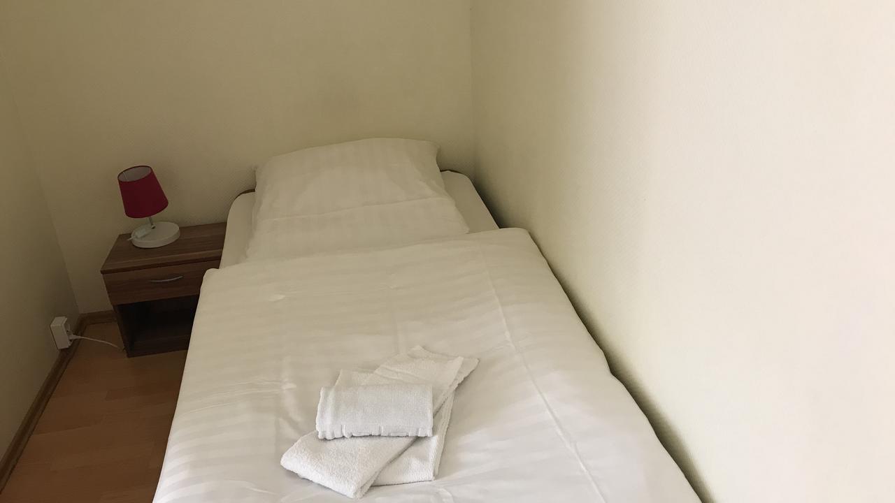 אונה Hotel-Nachtwaechter מראה חיצוני תמונה